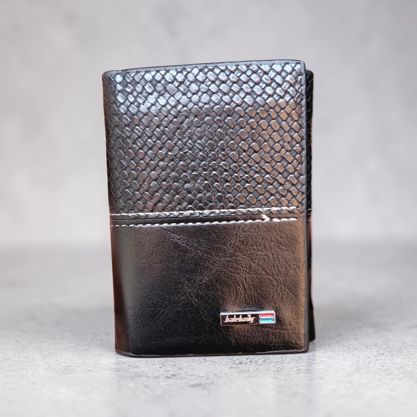 Men’s Leather Trifold Wallet with Clear ID Window & Multi-Card Slots