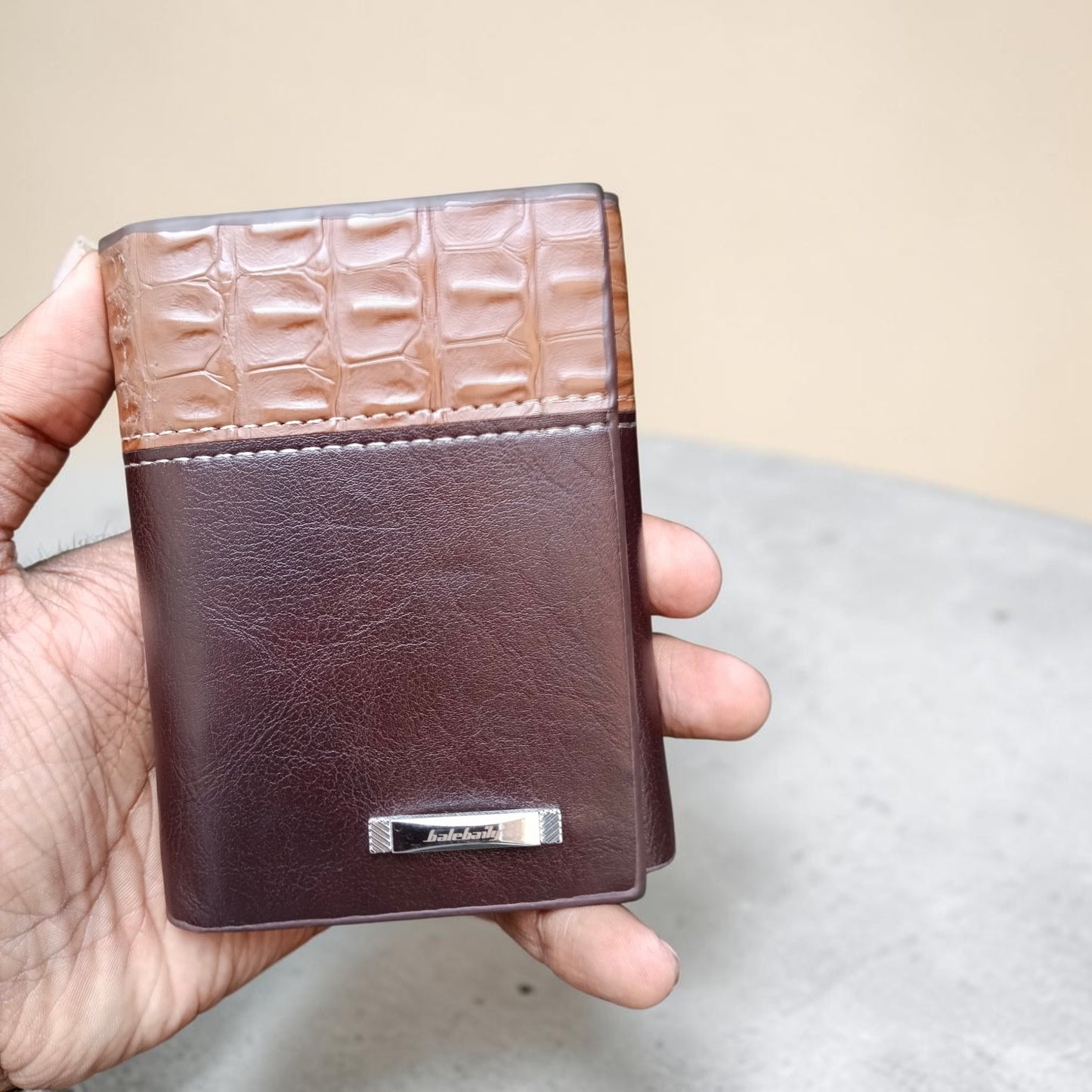 Men’s Leather Trifold Wallet with Clear ID Window & Multi-Card Slots